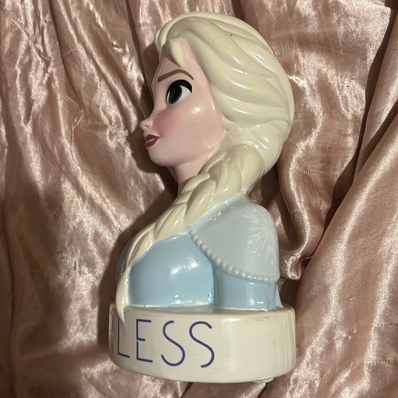 Frozen Princess Elsa Ceramic Bank - Picture 3 of 8